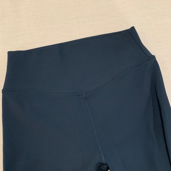 Vuori Chilled Out Legging size Small Color Ink - Picture 4 of 7